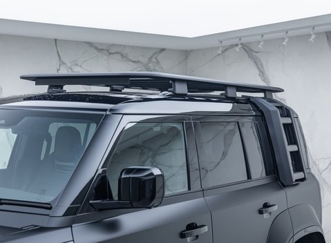 Land Rover Defender 110 OCTA Black 45