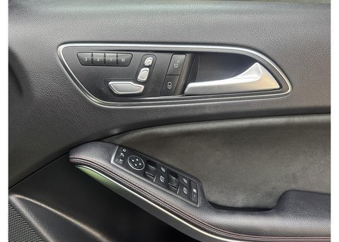 Mercedes-Benz A Class 1.5 A180d AMG Line (Premium Plus) Hatchback 5dr Diesel 7G-DCT Euro 6 (s/s) 32