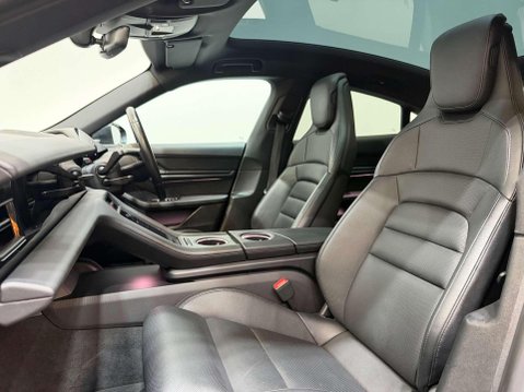 Porsche Taycan Performance 79.2kWh Saloon 4dr Electric Auto RWD (408 ps) 28