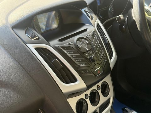 Ford Focus 1.6 Zetec Euro 5 5dr 35