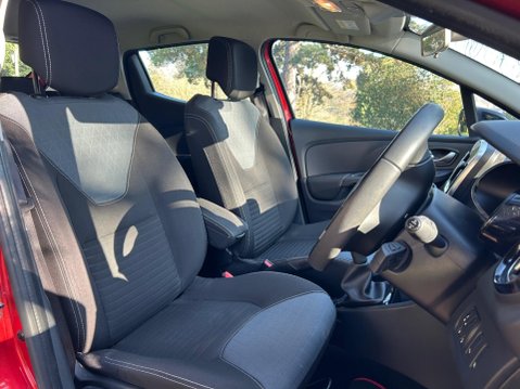 Renault Clio DYNAMIQUE S NAV TCE 6