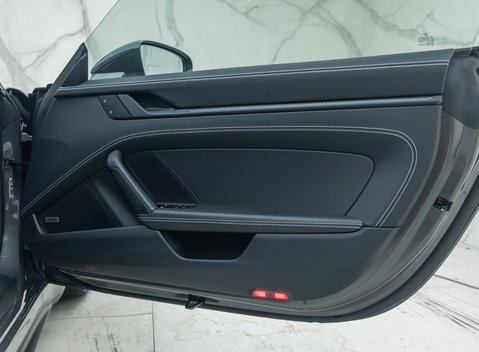 Porsche 911 GT3 TOURING (992) 27