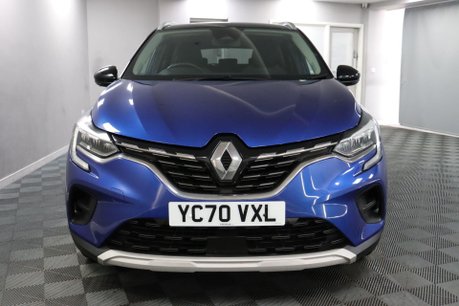 Renault Captur ICONIC TCE 2