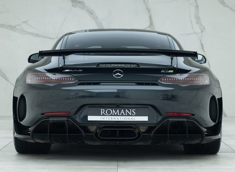 Mercedes-Benz AMG GT R PRO 5