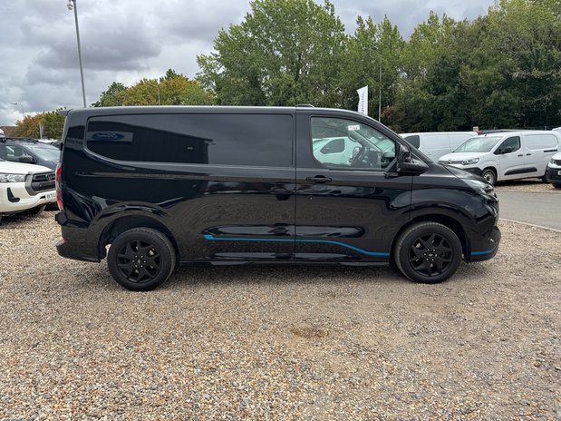 Ford Transit Custom AUTO SWB L1H1 (SOLD CM) Low Roof Sport 320 Air Con 165 Bhp Alloys Sensors C 5