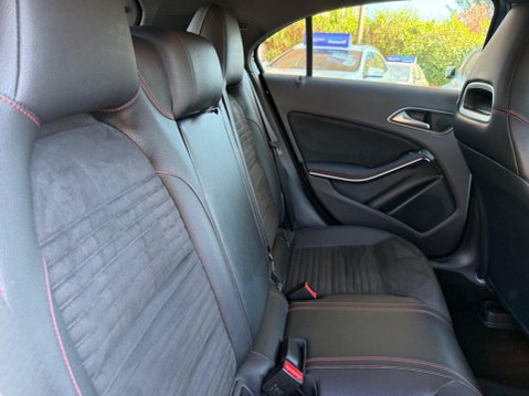 Mercedes-Benz A Class 1.5 A180d AMG Line 7G-DCT Euro 6 (s/s) 5dr 27