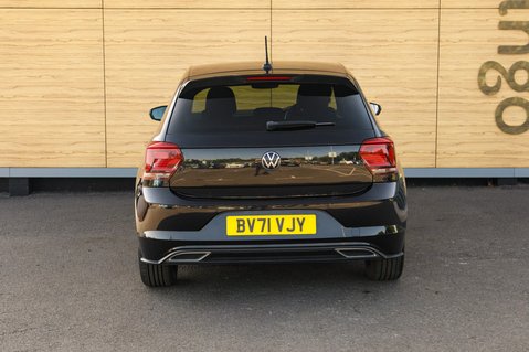 Volkswagen Polo R-LINE TSI 6