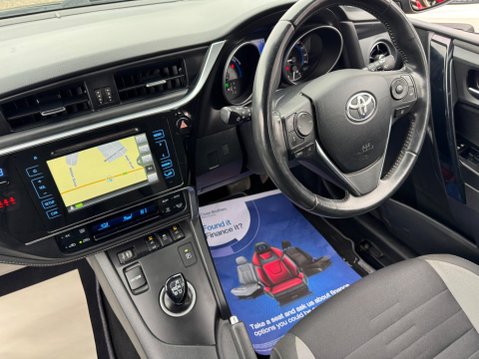 Toyota Auris 1.8 VVT-h Business Edition Touring Sports CVT Euro 6 (s/s) 5dr (Safety Sens 12