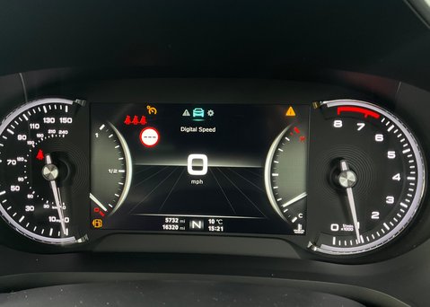 MG HS 1.5 T-GDI EXCLUSIVE 22