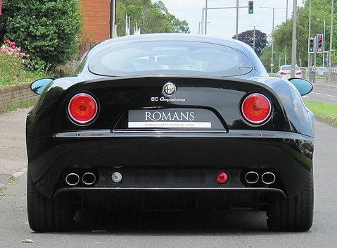 Alfa Romeo 8C Competizione 6