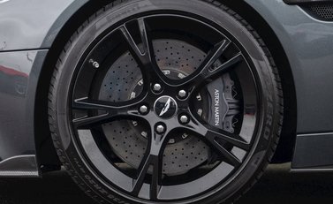 Aston Martin Vanquish S Ultimate 10