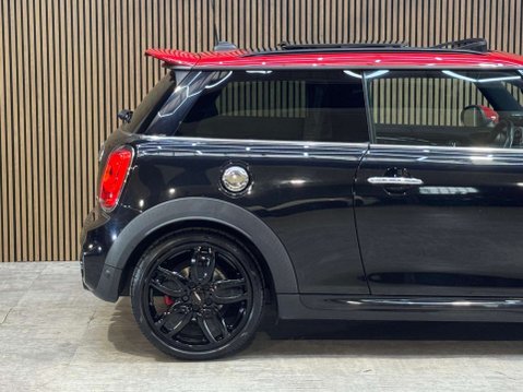 Mini Hatch 2.0 John Cooper Works Auto 3dr 19