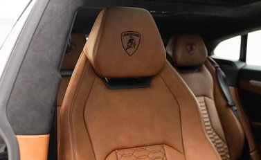 Lamborghini Urus 11