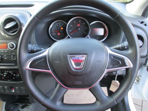Dacia Sandero 0.9 TCe Essential Euro 6 (s/s) 5dr 18