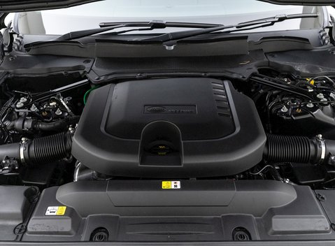 Land Rover Range Rover Sport D350 HST 32
