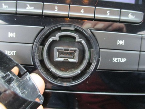 Renault Clio 0.9 TCe Play Euro 6 (s/s) 5dr 34