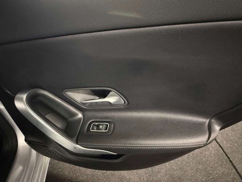 Mercedes-Benz A Class 1.3 A 200 Sport Auto 4dr 27