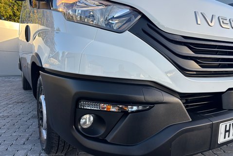 Iveco Daily 35S14V 3520L Business Hi-Matic Panel Van 22