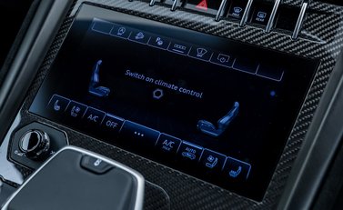 Lamborghini Urus PERFORMANTE 24