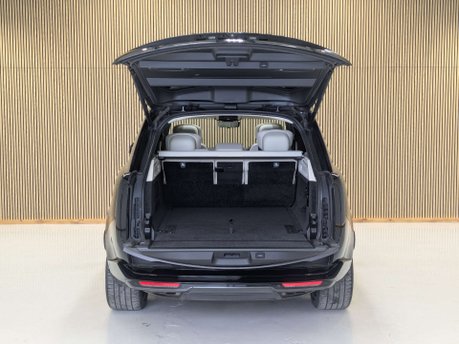 Land Rover Range Rover 4.4 Range Rover First Edition Auto 4WD 5dr 25