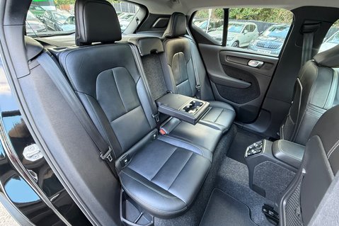 Volvo XC40 B4 INSCRIPTION PRO AWD MHEV - ONE OWNER - PAN ROOF - APPLE CARPLAY  17