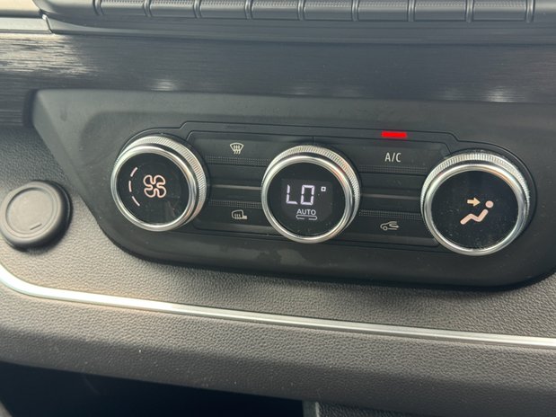 Renault Trafic Crew Cab AUTO LWB L2H1 Low Roof Sport LL30 Air Con Alloys Sensors EURO 6 44