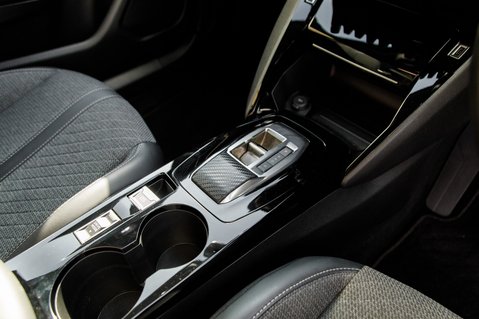 Peugeot 2008 PURETECH EAT8 S/S ALLURE 32