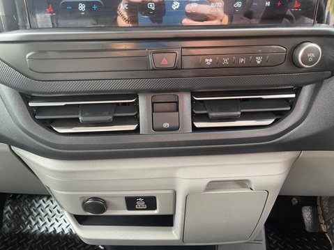 Ford Transit Custom 2.0 320 EcoBlue Limited Crew Van Auto L1 H1 Euro 6 (s/s) 5dr 19