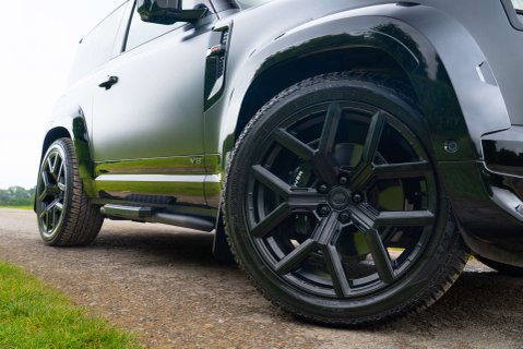 Land Rover Defender V8 Carpathian Edition 6