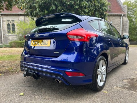 Ford Focus ZETEC S 13