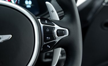 Aston Martin Vantage V8 20