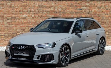 Audi RS4 Avant 6