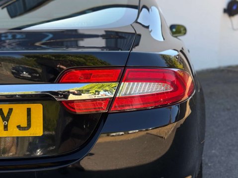 Jaguar XF 2.2d SE Saloon 4dr Diesel Auto Euro 5 (s/s) (190 ps) 30