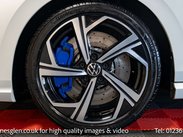 Volkswagen Golf 2.0 Golf R TSi 4Motion Semi-Auto 4WD 5dr 33