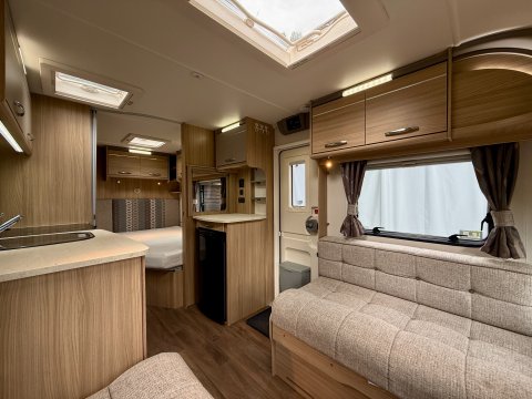 Coachman Vision 560 18