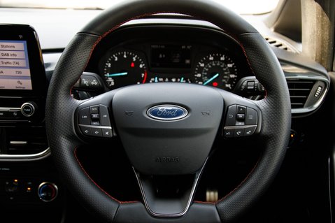 Ford Fiesta ST-LINE 15
