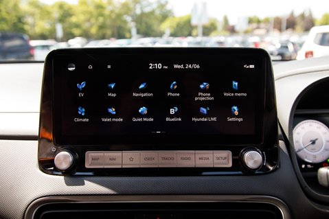 Hyundai KONA PREMIUM 23