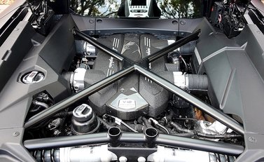 Lamborghini Aventador LP 700-4 Pirelli Edition 23