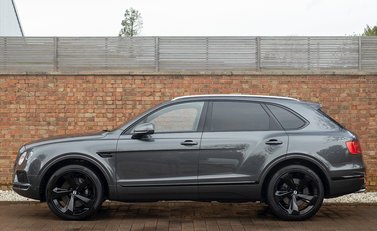 Bentley Bentayga V8 2