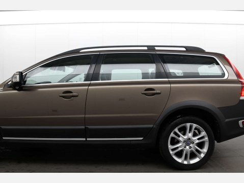 Volvo XC70 2.4 XC70 SE Luxury Nav D5 AWD Auto 4WD 5dr 5