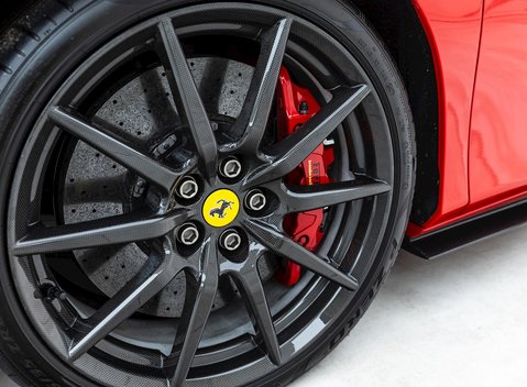 Ferrari F8 Tributo Spider 32