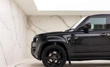 Land Rover Defender 110 V8 21