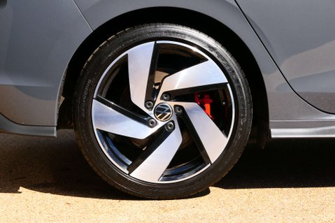 Volkswagen Golf 2.0 Golf GTi TSi Semi-Auto 5dr 14