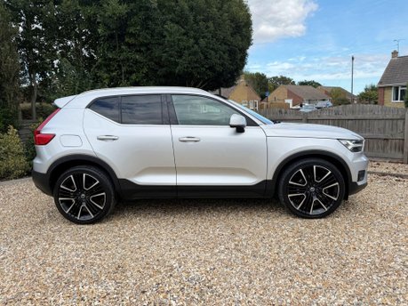 Volvo XC40 2.0 D4 Inscription Auto AWD Euro 6 (s/s) 5dr 4