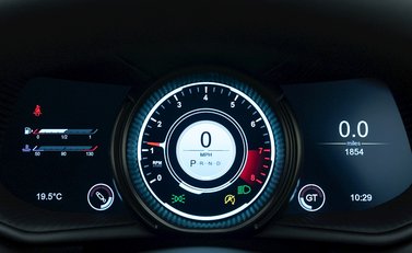 Aston Martin DB11 V8 Shadow Edition 15