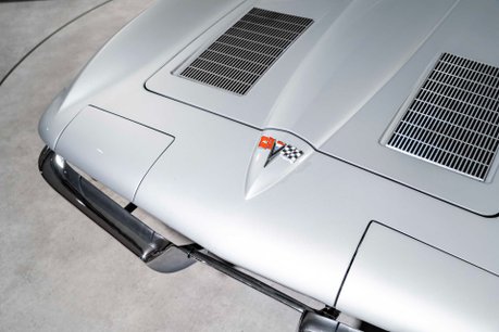 Chevrolet Corvette Stingray SPLIT WINDOW MANUAL FUELIE. FULL RESTO. MATCHING NUMBERS. IMMACULATE. 23