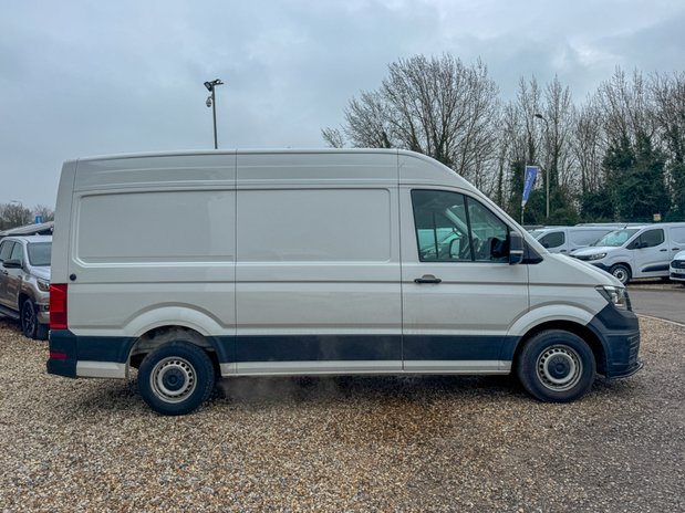 Volkswagen Crafter MWB L2H2 High Roof Trendline Cr35 Air Con EURO 6* 5