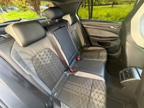 Volkswagen Golf R-LINE ETSI DSG 31