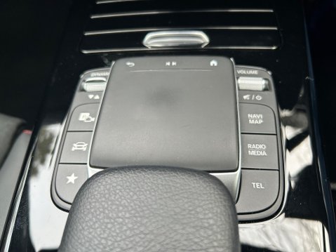 Mercedes-Benz A Class A 250 E AMG LINE PREMIUM 32