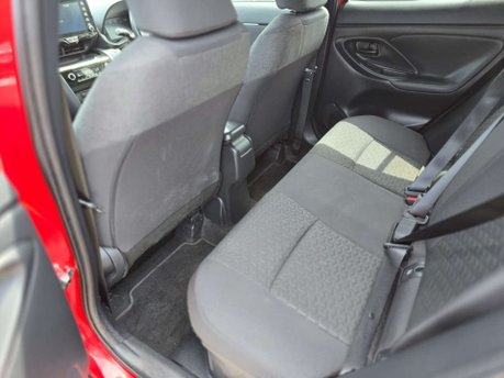 Toyota Yaris Cross 1.5 VVT-h Design SUV 5dr Petrol Hybrid E-CVT Euro 6 (s/s) (116 ps) 33